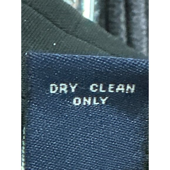 Ann Taylor size 6 fully lined black 3 button structured shoulders top blazer - Picture 4 of 5